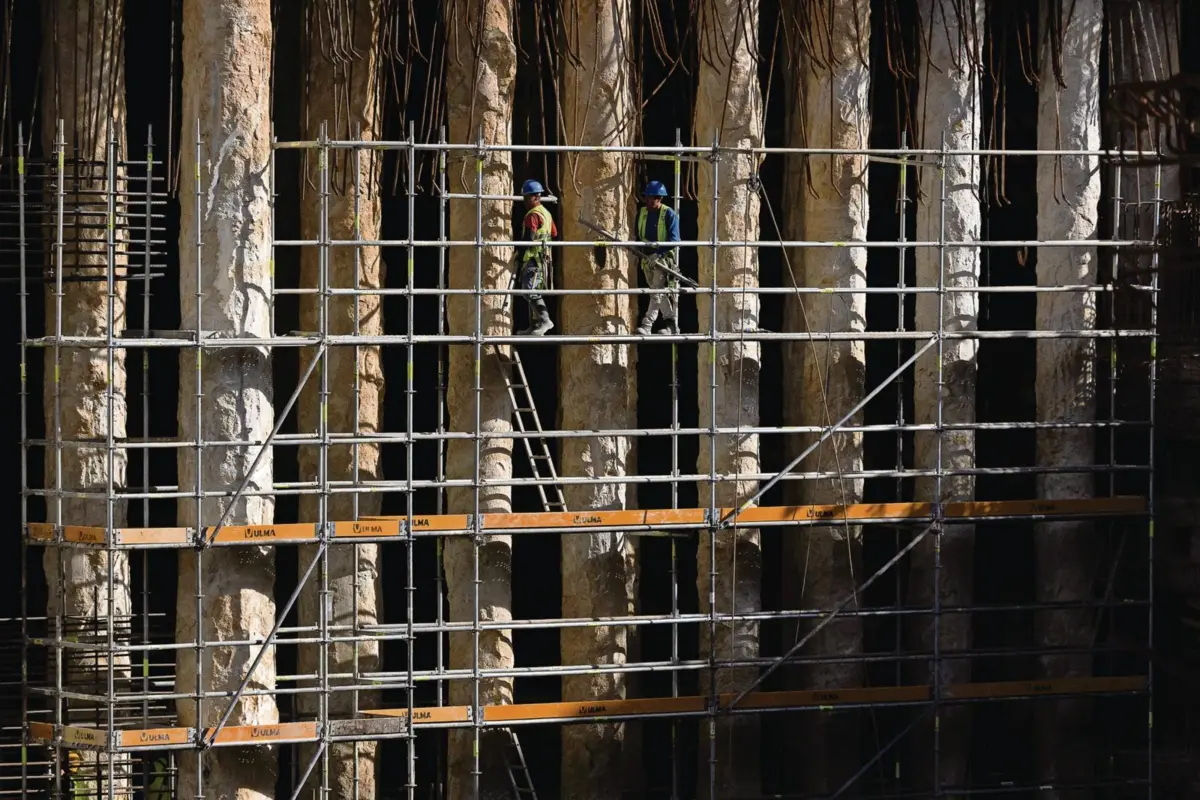 Construtora deu pela burla quando um operário teve um acidente de trabalho