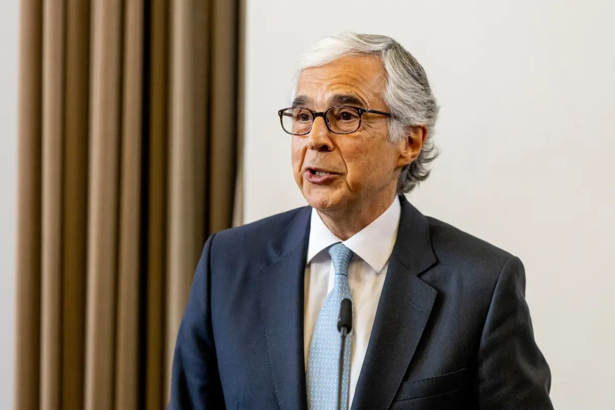 Para Aguiar-Branco, se os deputados considerarem que esse direito “não deve ser e não deve existir”, os grupos parlamentares têm a possibilidade de alterar a lei