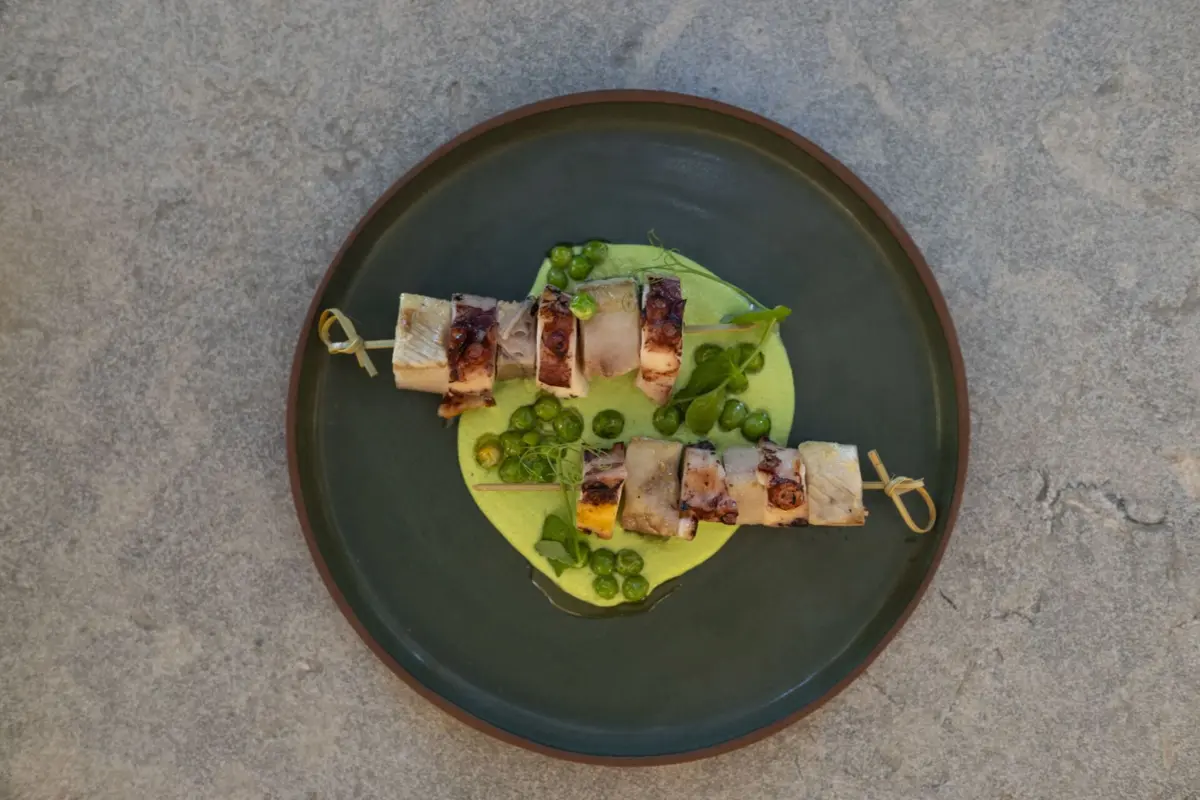 Uma das espetadas sugeridas pelo menu do Vino.