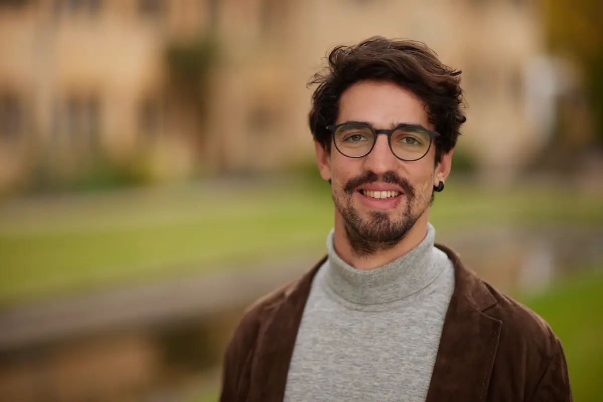 Vicente Valentim: "Quando o centro-direita faz declarações próximas da direita radical, no caso relacionadas com a xenofobia, faz com que as pessoas sintam que essas ideias são mais aceitáveis"