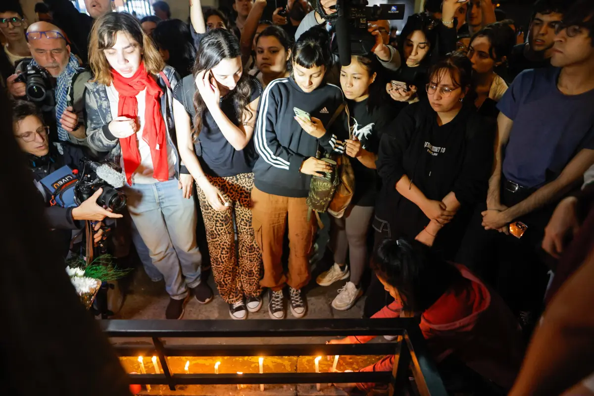 Cantor Liam Payn faleceu, aos 31 anos, após cair de cair do terceiro andar de uma sacada de hotel em Buenos Aires cair do terceiro andar de um de hotel em Buenos Aires, Argentina, onde estava de férias