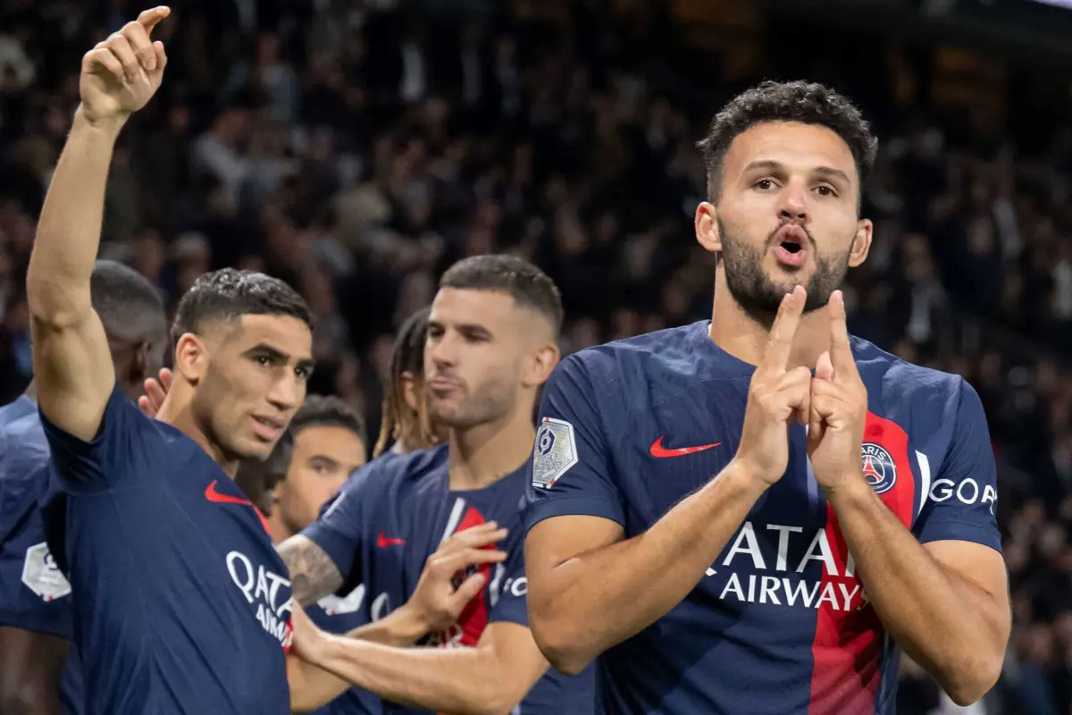 Gonçalo Ramos assinou com o PSG até 2028
