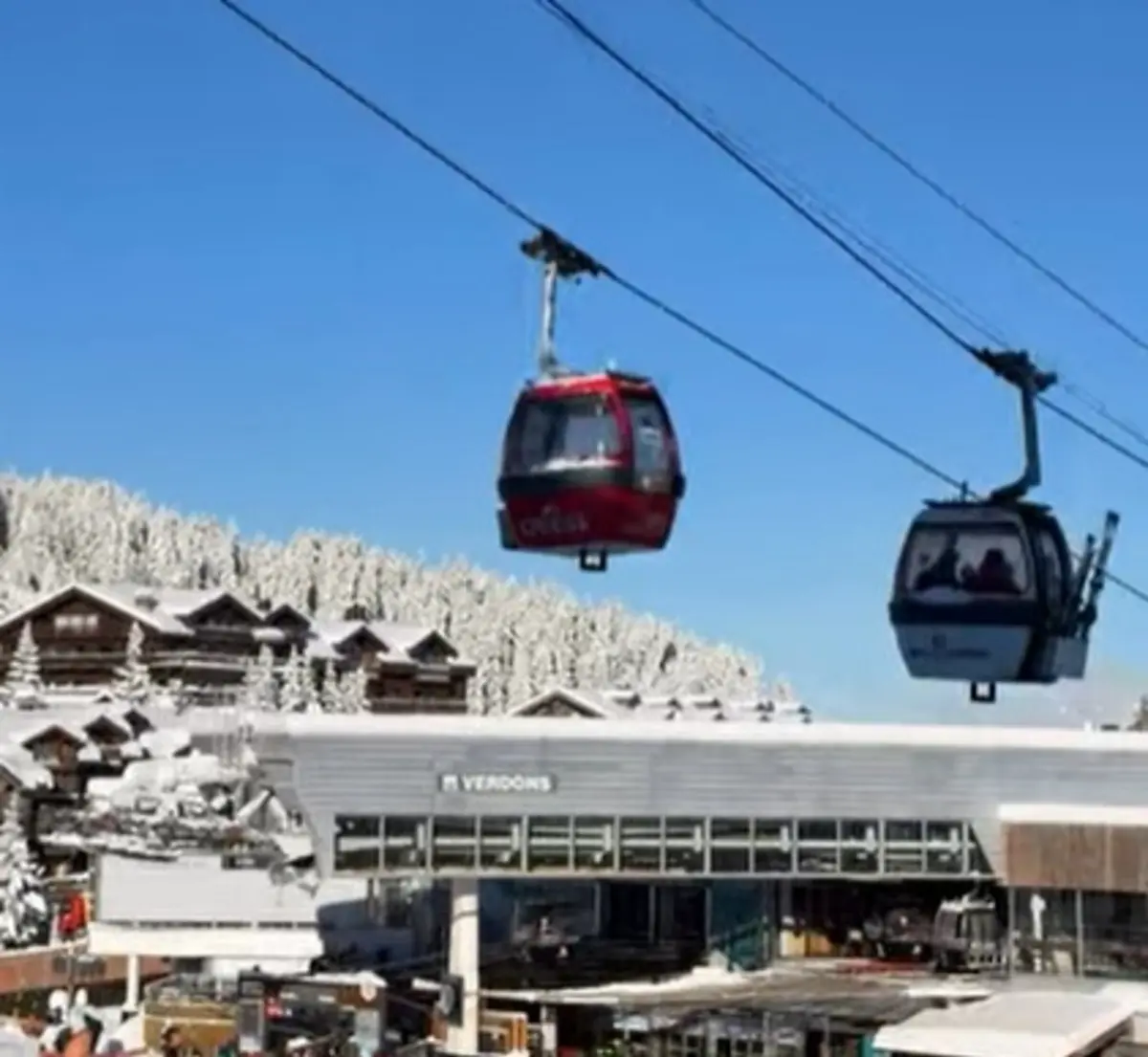 O hotel "Grandes Alpes" situa-se na estância de esqui de Courchevel, em Saboia