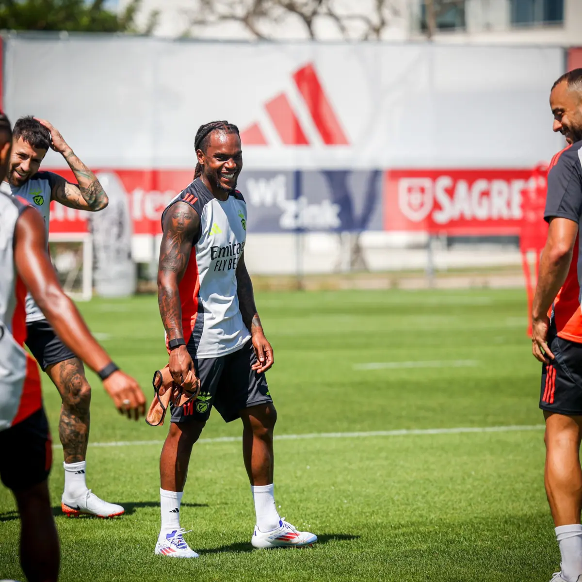 Internacional português volta a sorrir no Benfica e pode ser opção para a estreia na Liga