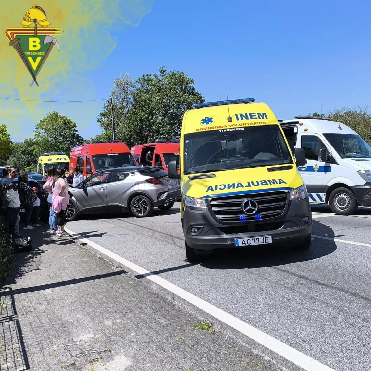 Choque entre dois veículos fez oito feridos em Santo Tirso