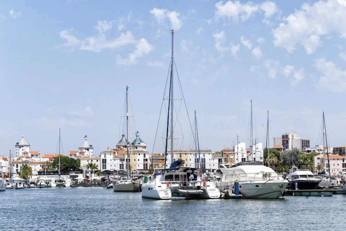 Há uma possível contaminação com águas residuais na Marina de Vilamoura
