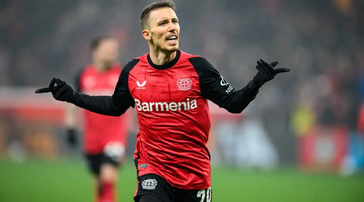 Grimaldo tem contrato com o Bayer Leverkusen até 2027