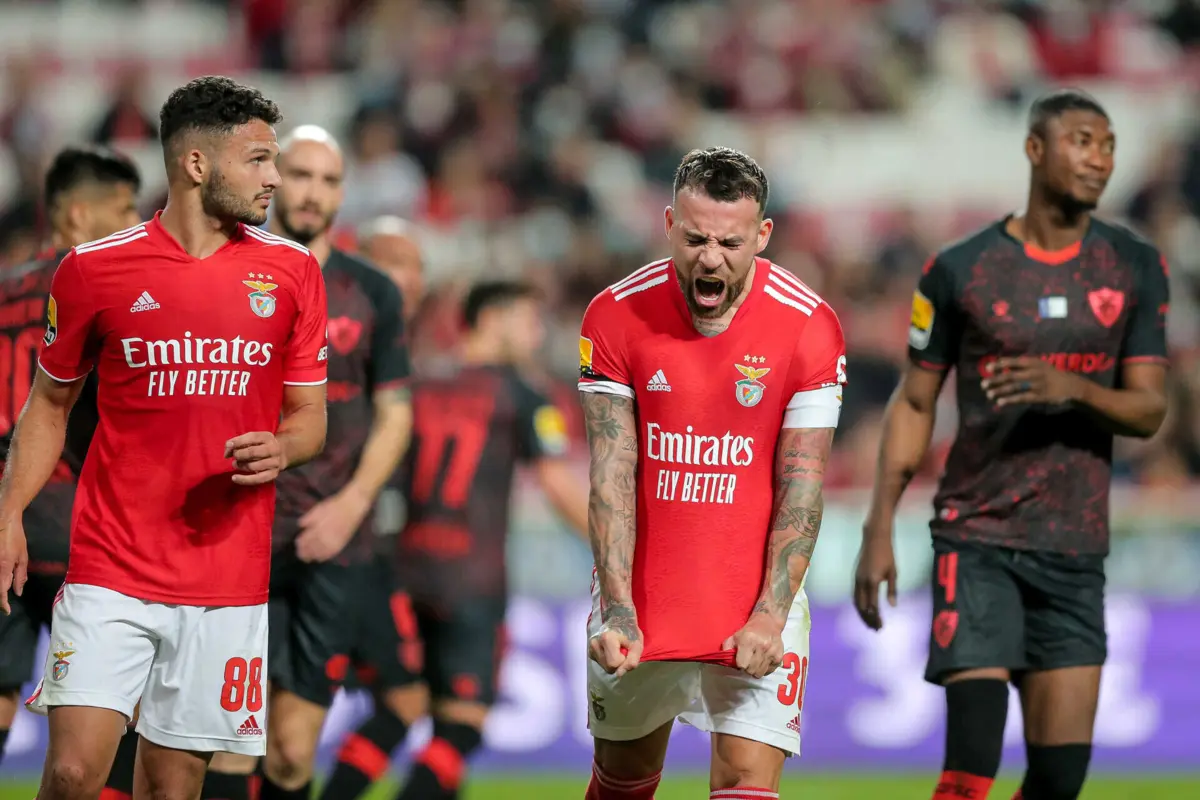 Central argentino regressa à titularidade