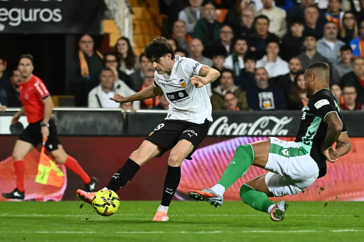 Javi Guerra é uma das referências do Valencia