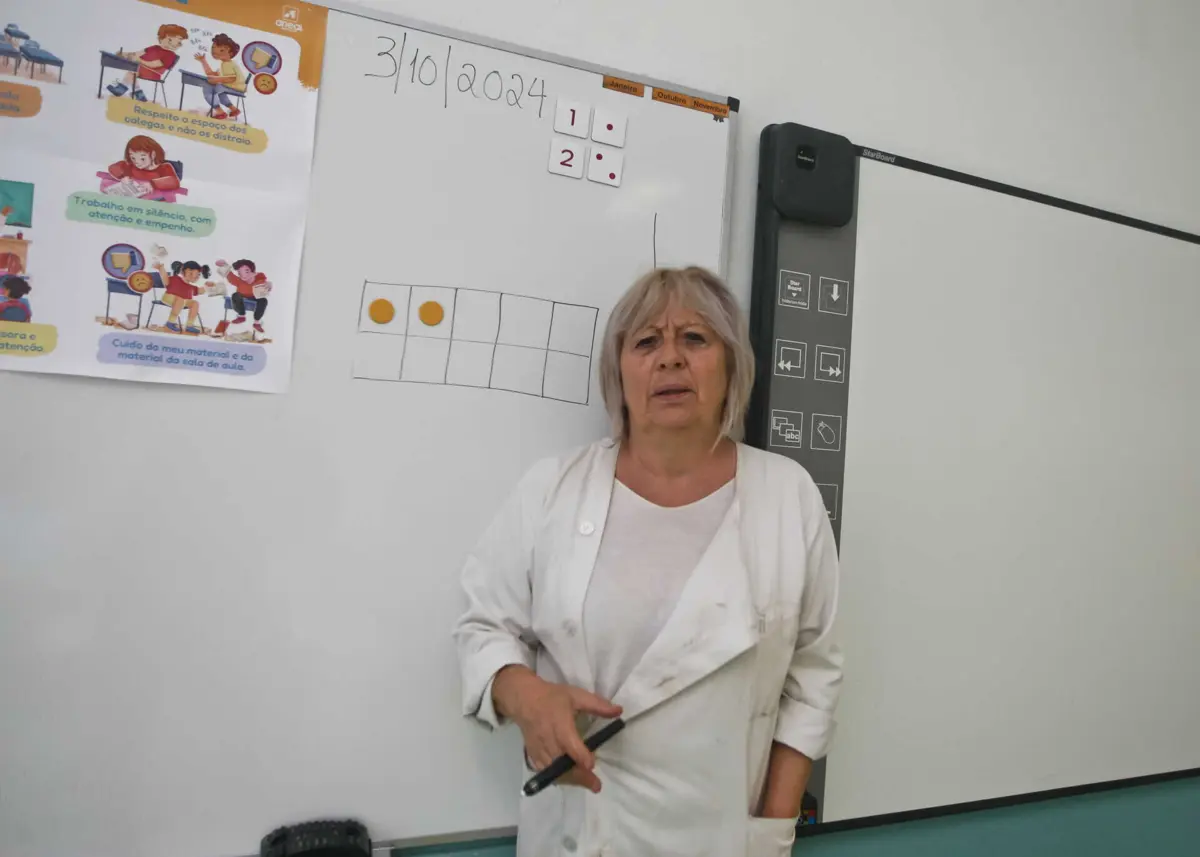 Isabel Aguiar é uma professora com 47 anos de serviço