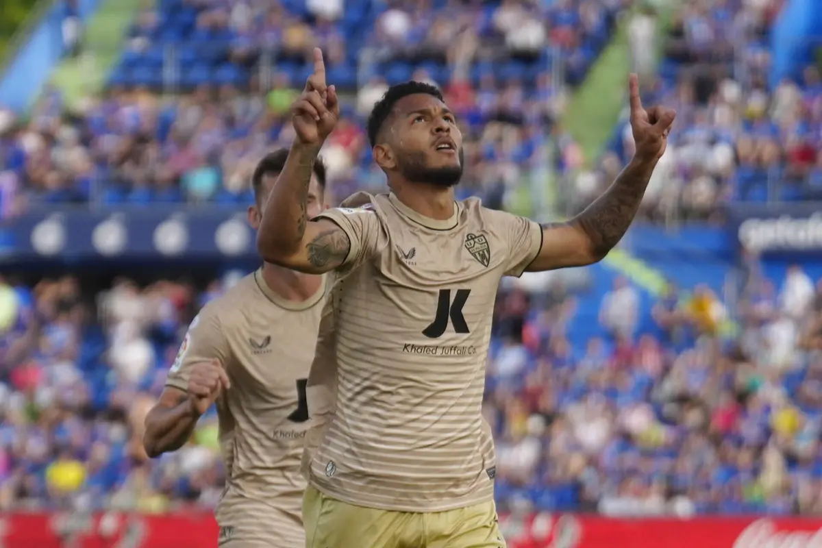 Internacional colombiano marcou seis golos pelo Almería na temporada transata