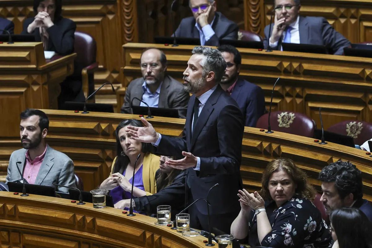 Projeto do PS foi aprovado com a abstenção do Chega