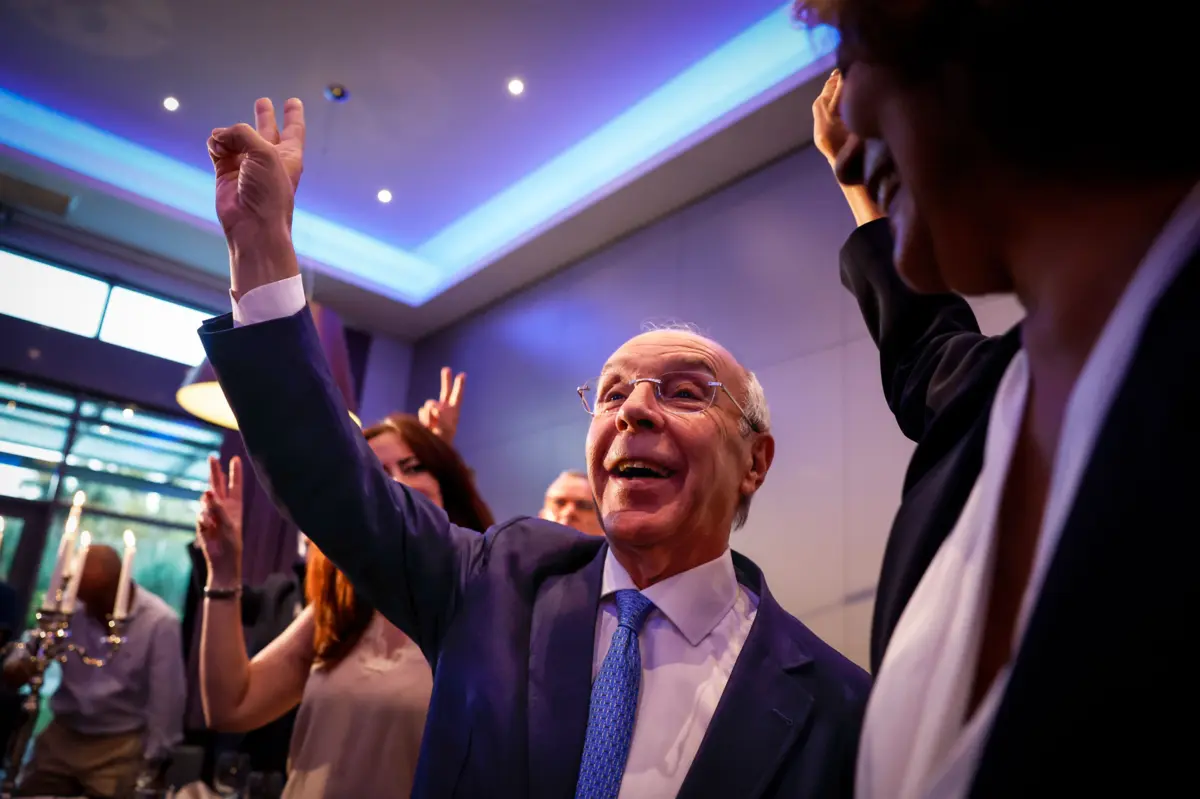 Alguns mandatários de Marques Mendes têm ligações ao PS