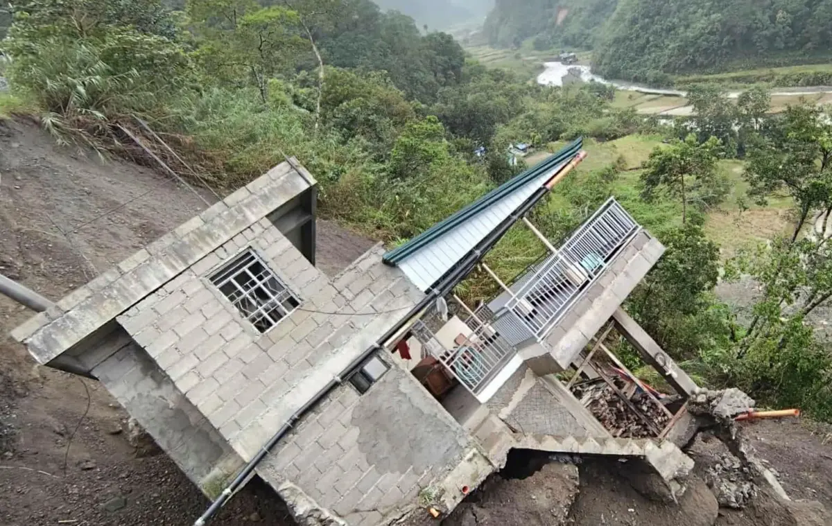 Supertufão Fung-wong atingiu as Filipinas no domingo