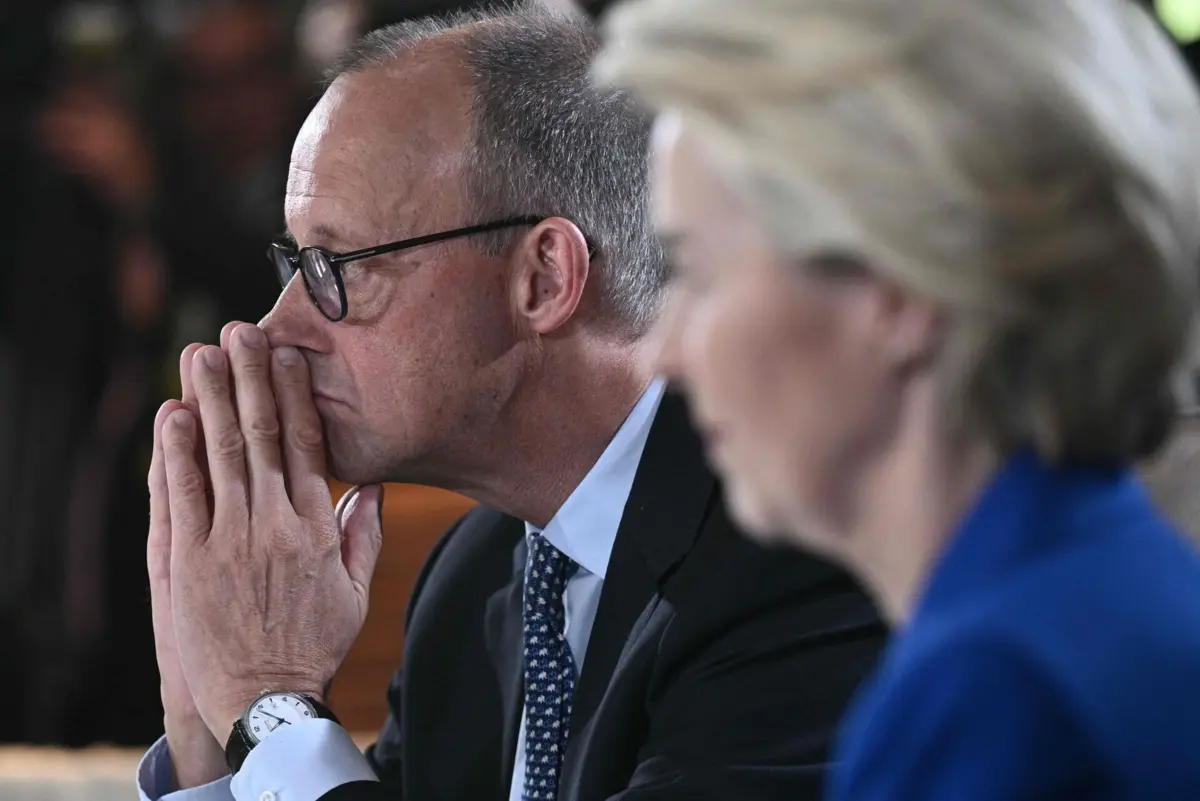 O chanceler alemão Friedrich Merz com a presidente da Comissão Europeia Ursula von der Leyen