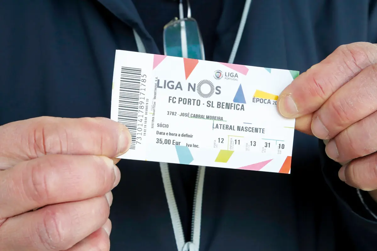 Assistir a todos os jogos do campeonato nos estádios da Luz e do Dragão vai sair mais caro aos sócios benfiquistas e portistas