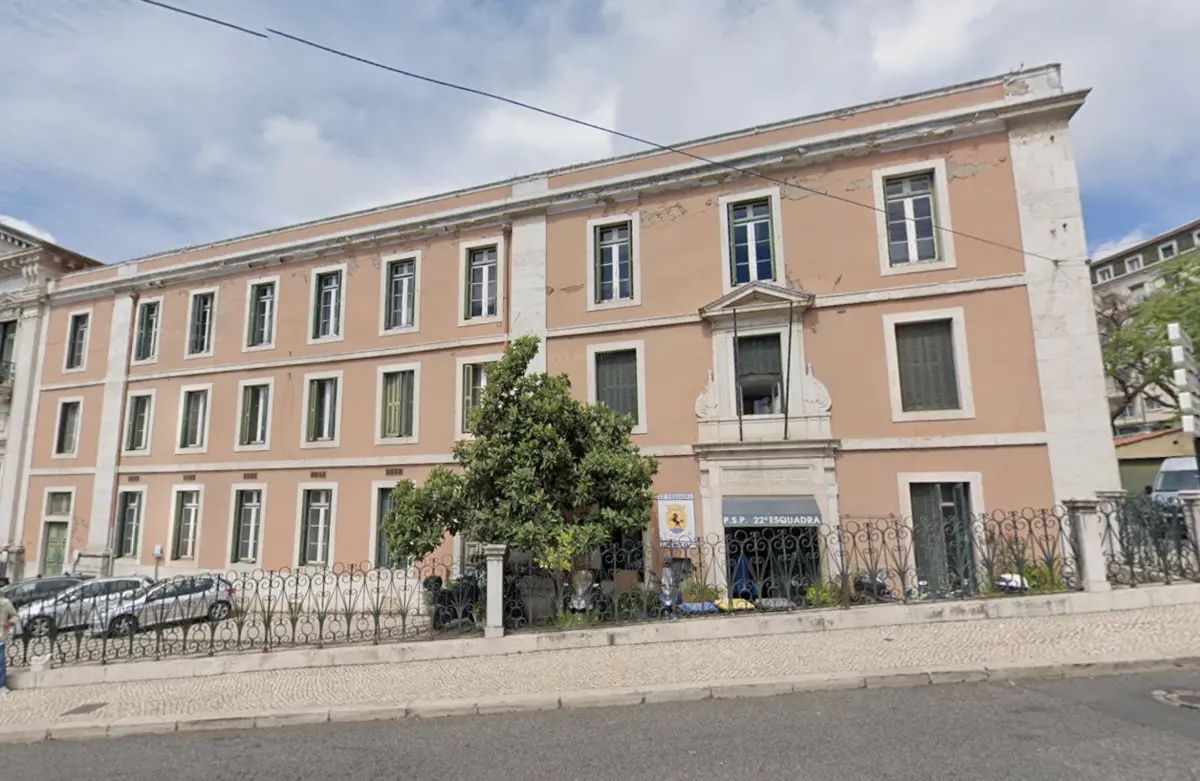 Polícia sodomizou sem-abrigo com bastão no interior da Esquadra do Rato, em Lisboa