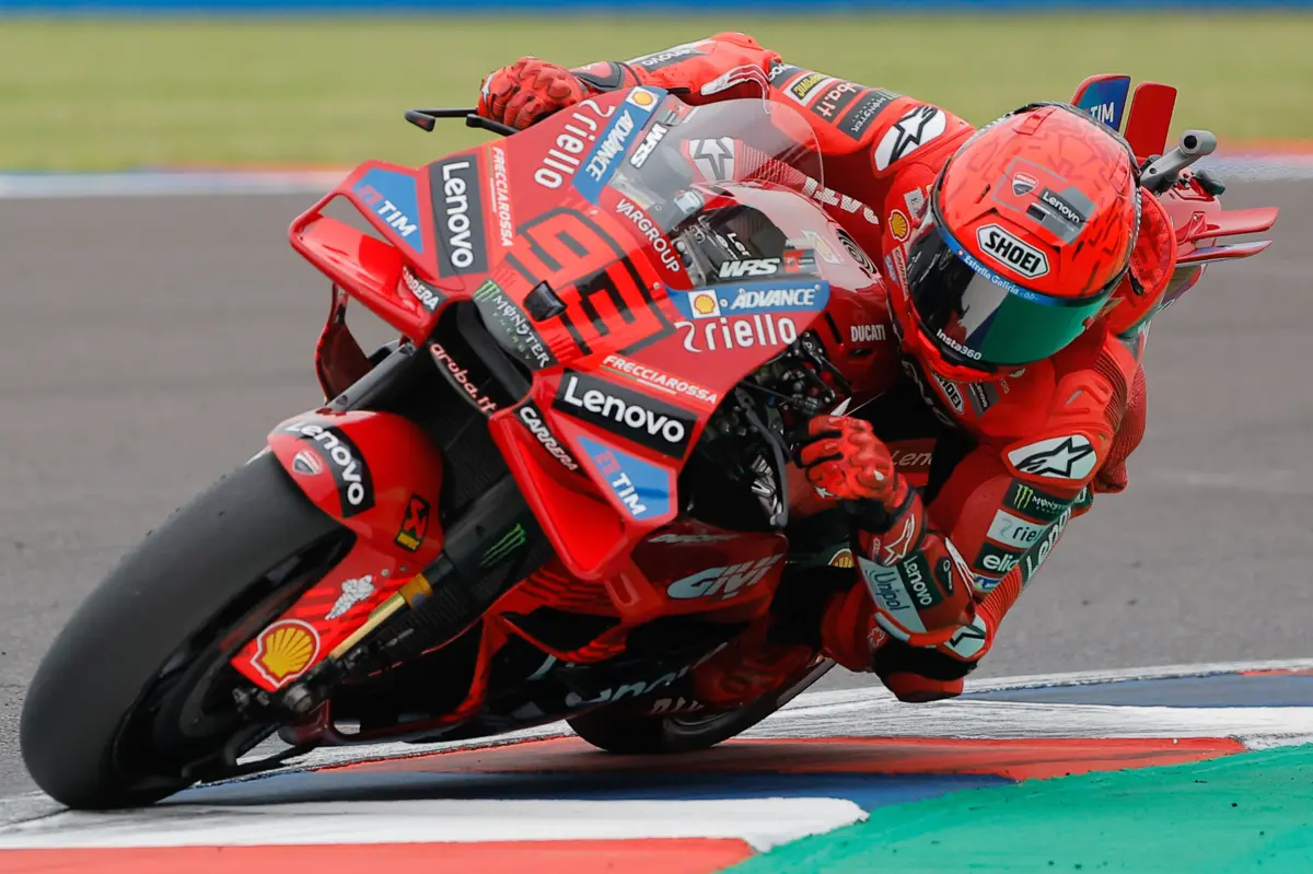 Marc Márquez lidera o mundial de pilotos com 135 pontos