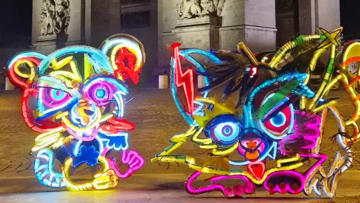 Exposição com entrada gratuita acontece num espaço bruto e não convencional de 300 metros quadrados