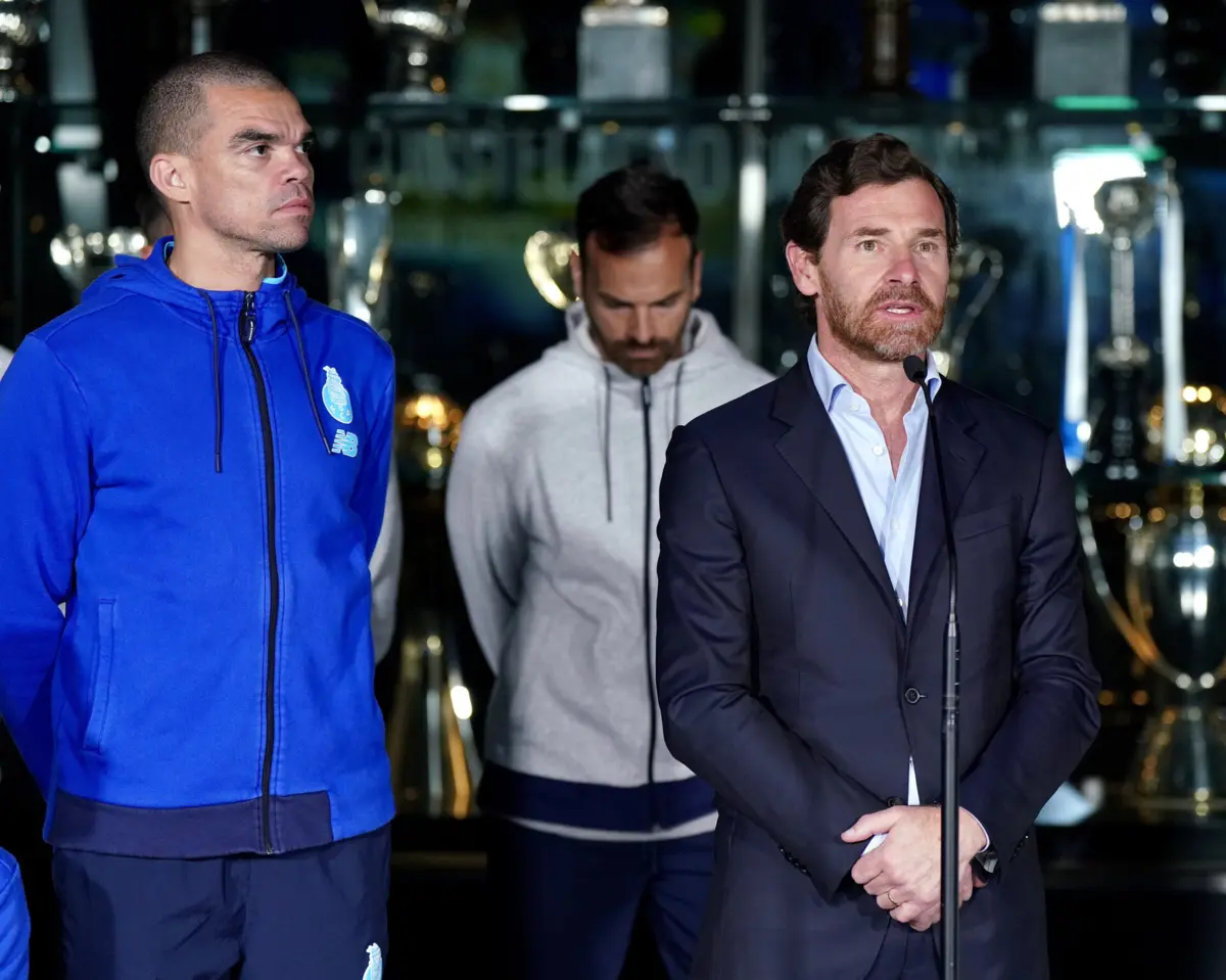 Pepe e André Villas-Boas na cerimónia da entrega da Taça de Portugal 2023/24 ao Museu