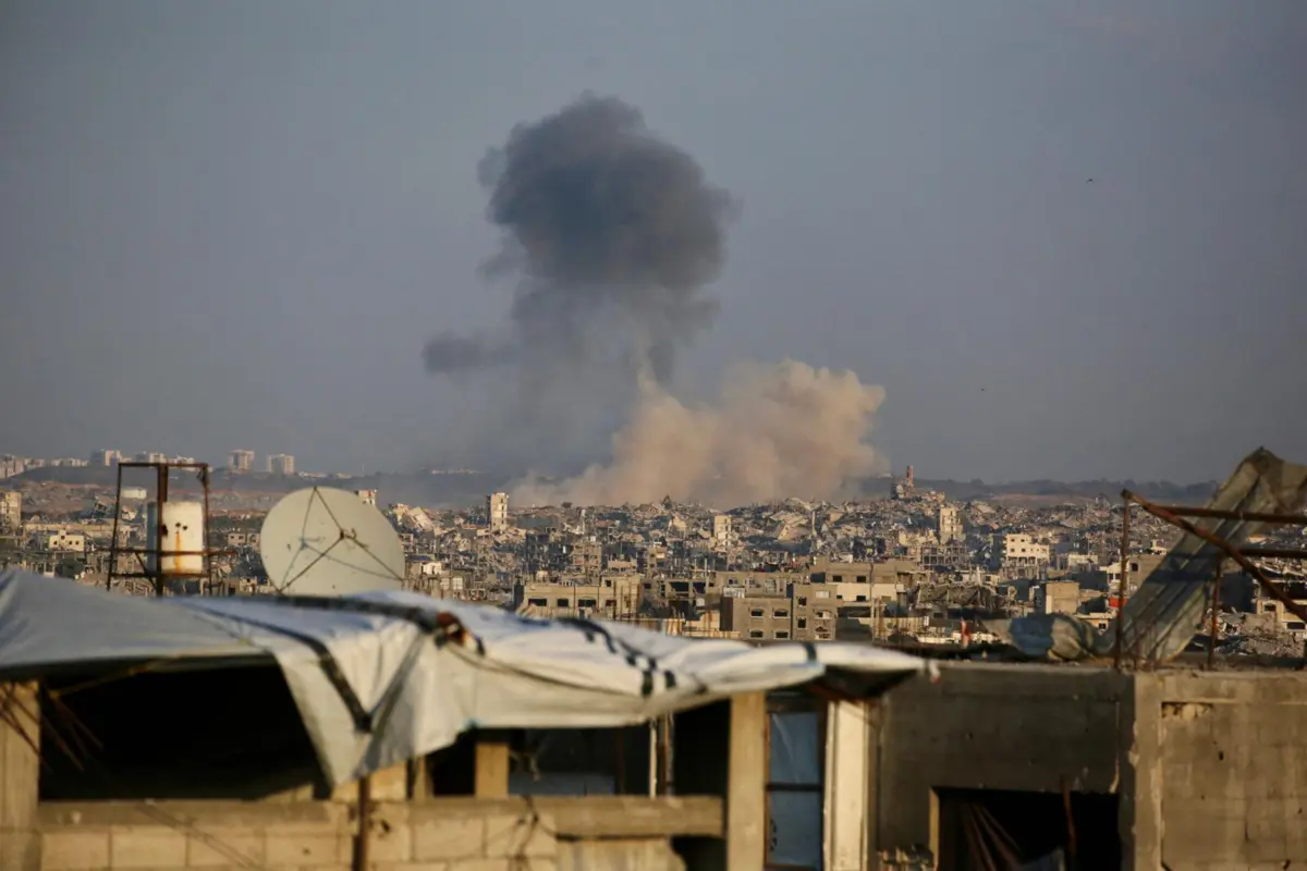 forças israelitas afirmaram num comunicado que mataram "vários terroristas palestinianos" que cruzaram a linha amarela