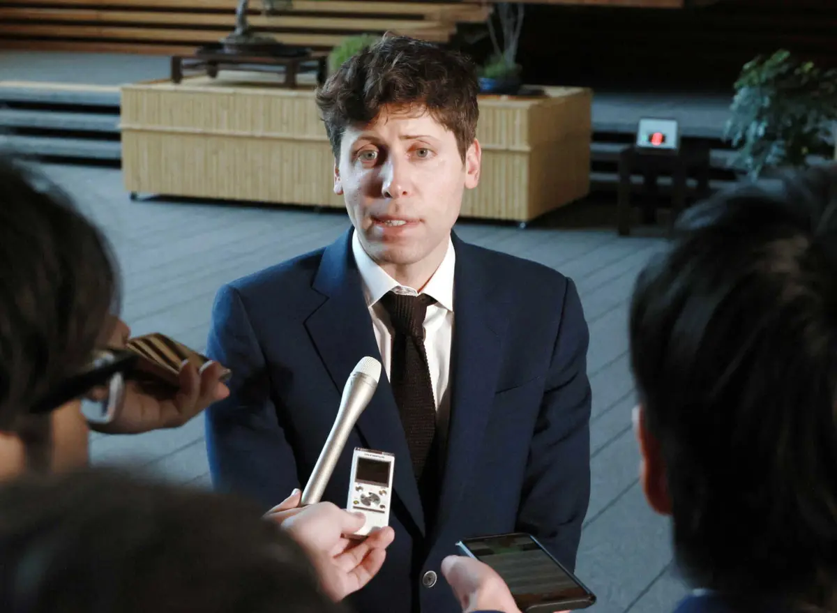 Família nega acusações da irmã de Sam Altman