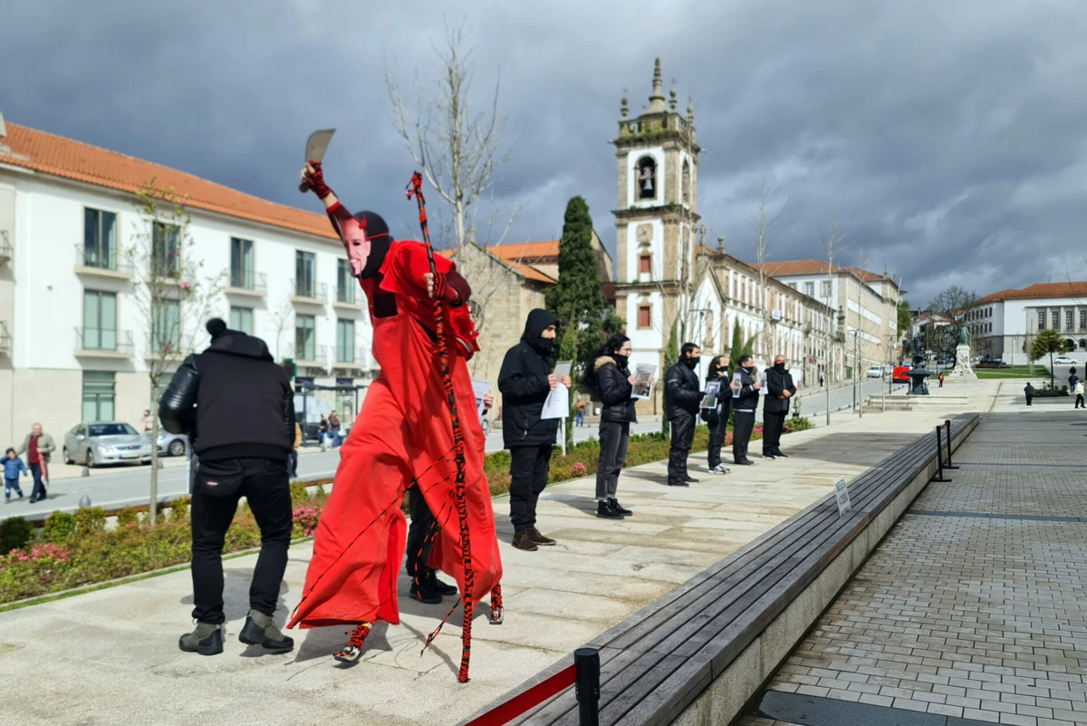 Companhia de teatro critica falta de apoio do governo central
