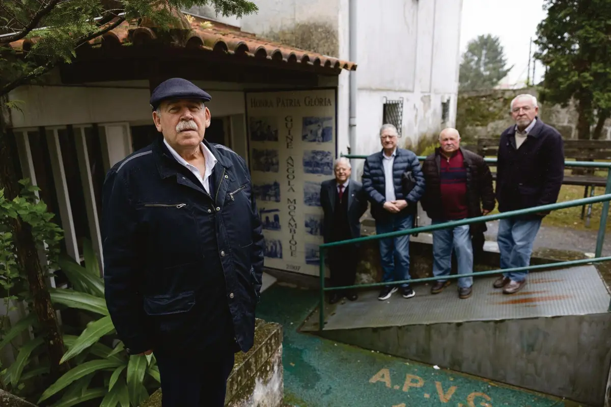 Augusto Freitas, com colegas diretores, garante que lei é cumprida