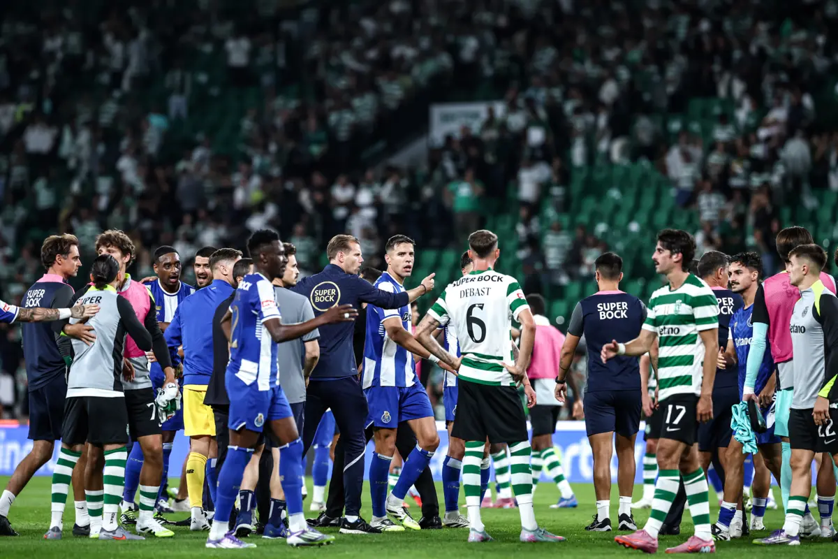 Clássico de Alvalade teve momentos quentes dentro e fora do relvado