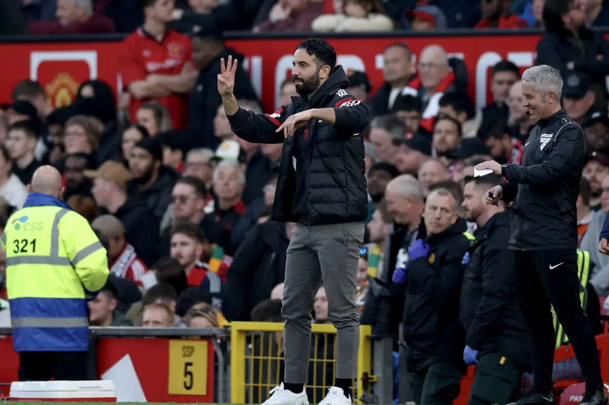 Ruben Amorim somou o terceiro jogo seguido sem perder com Pep Guardiola