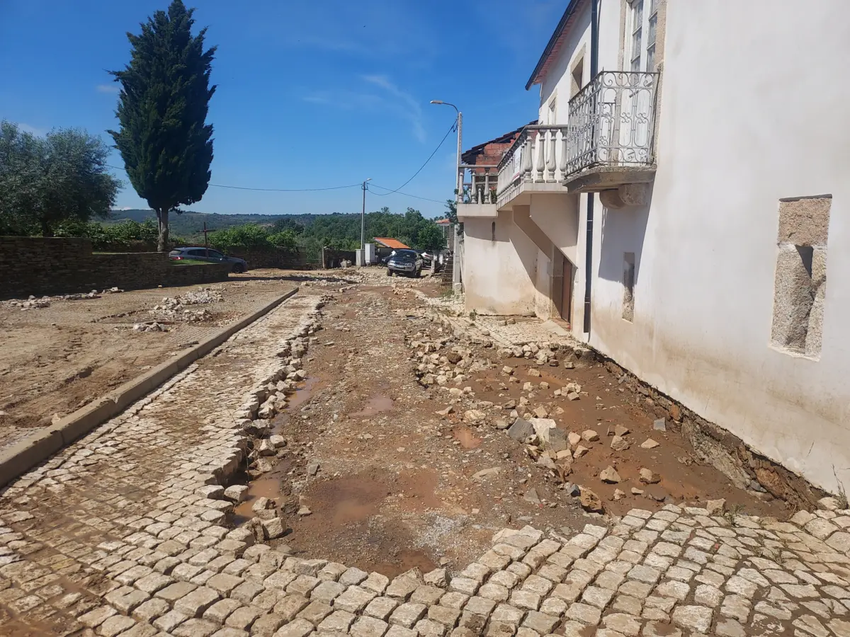 Chuvas torrenciais deixaram um rasto de destruição