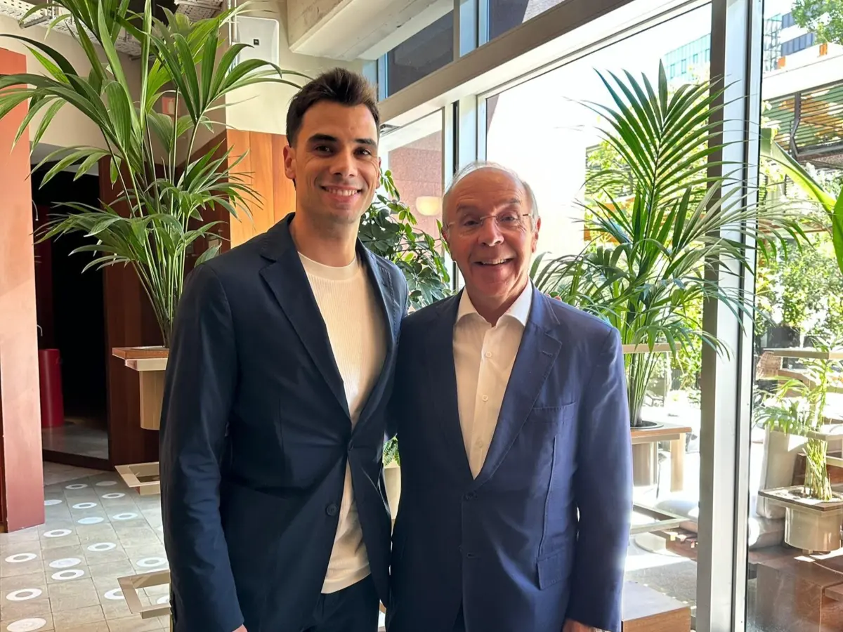 "Somos amigos e é meu mandatário para a juventude e desporto", realçou Marques Mendes sobre Miguel Oliveira