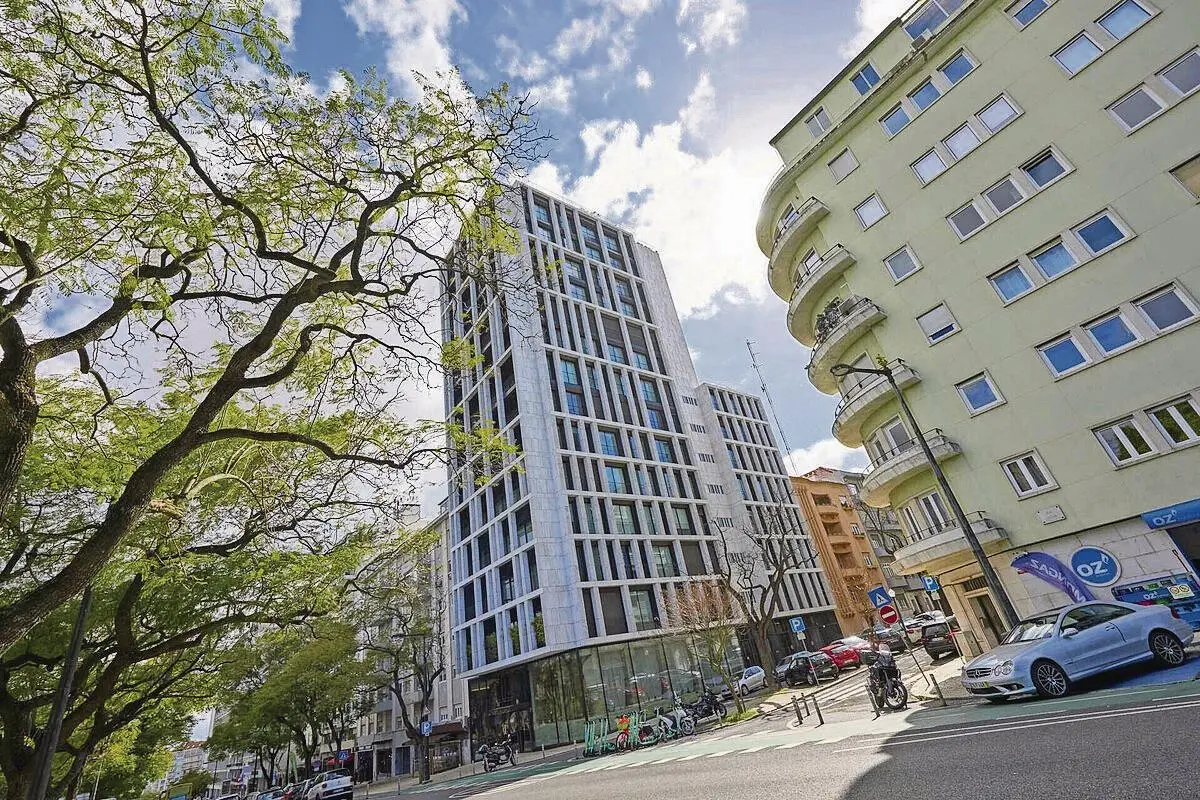 O imóvel situa-se em Lisboa, apesar de a Fundação Sarah Beirão ter sede em Tábua