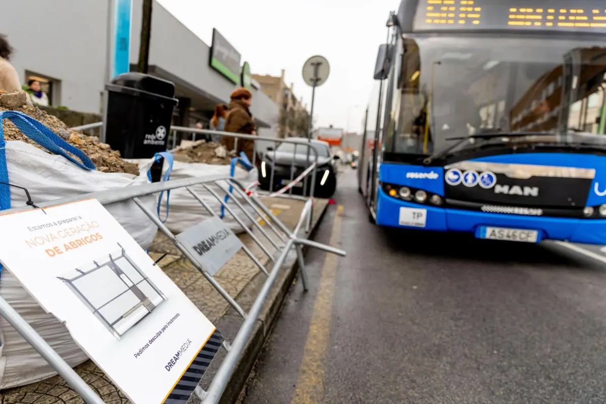 Matosinhos está sem abrigos nas paragens de autocarro
( Carlos Carneiro )
