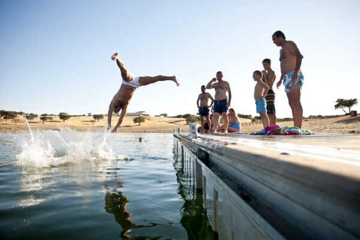 Imagem de contexto do artigo Praia de Monsaraz permite que daltónicos identifiquem cores das bandeiras