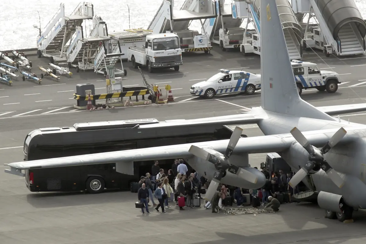 Os aviões disponibilizados pela Força Aérea Portuguesa garantiram a inspetores e peritos da PJ alguma discrição