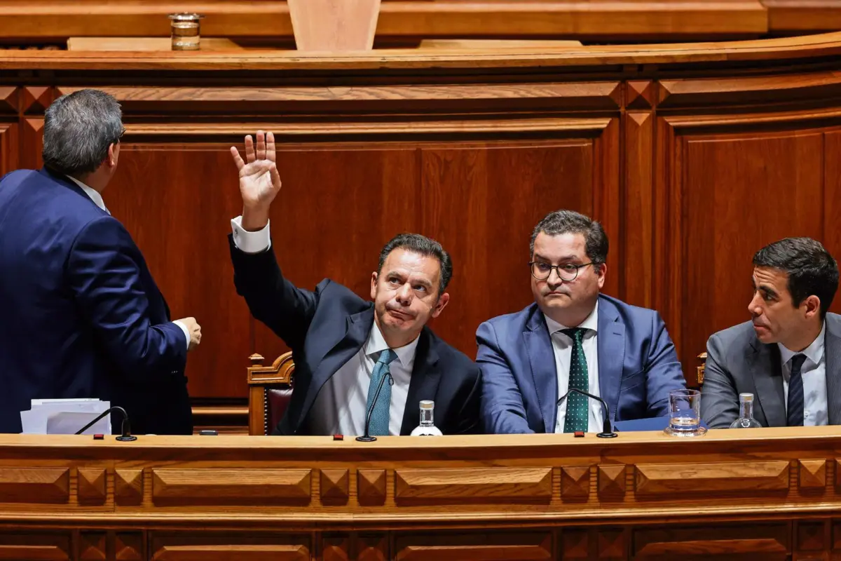 Chefe de Governo avisou que a margem para alterações à proposta do OE para 2026 "é muito curta"