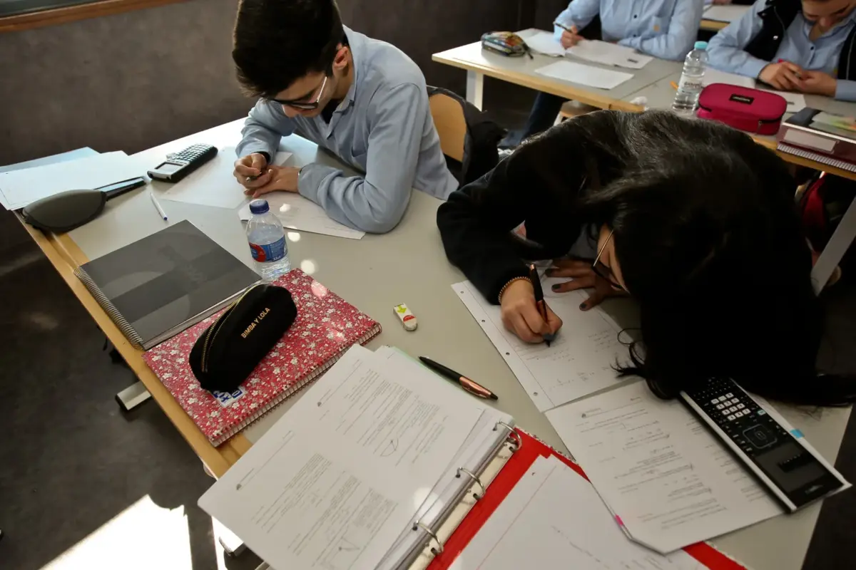 A falta de professores nas escolas é um problema sentido pelas escolas há já vários anos