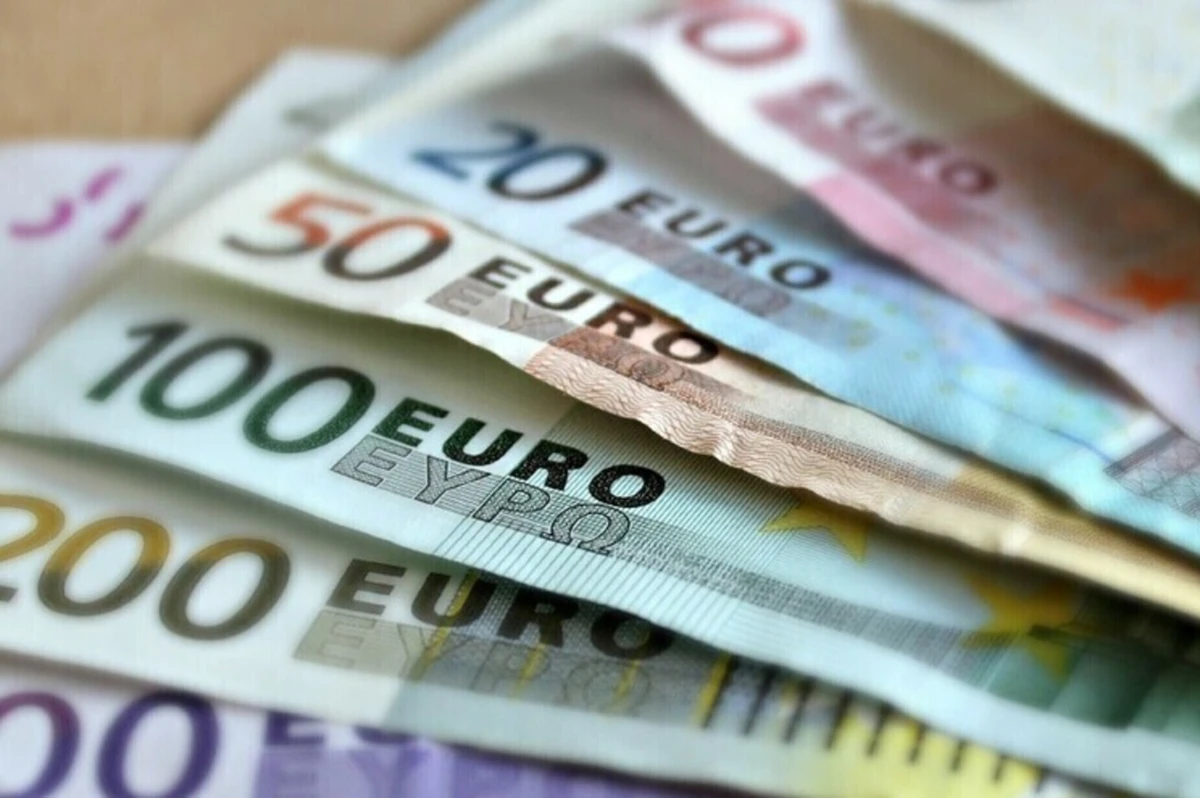 Imagem de contexto do artigo Um 15.º salário envergonhado