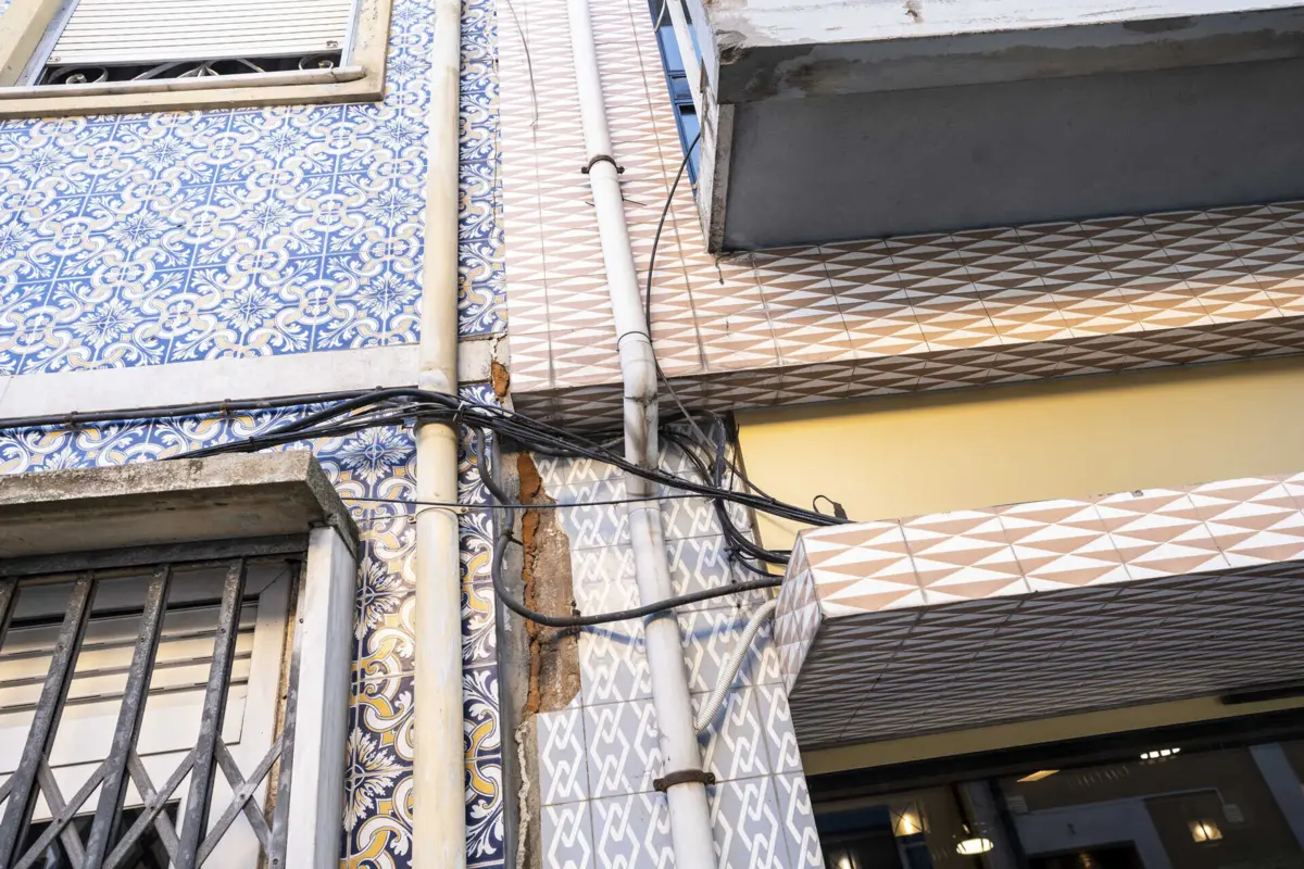 Cidades querem pôr ordem nos cabos elétricos e de telecomunicações