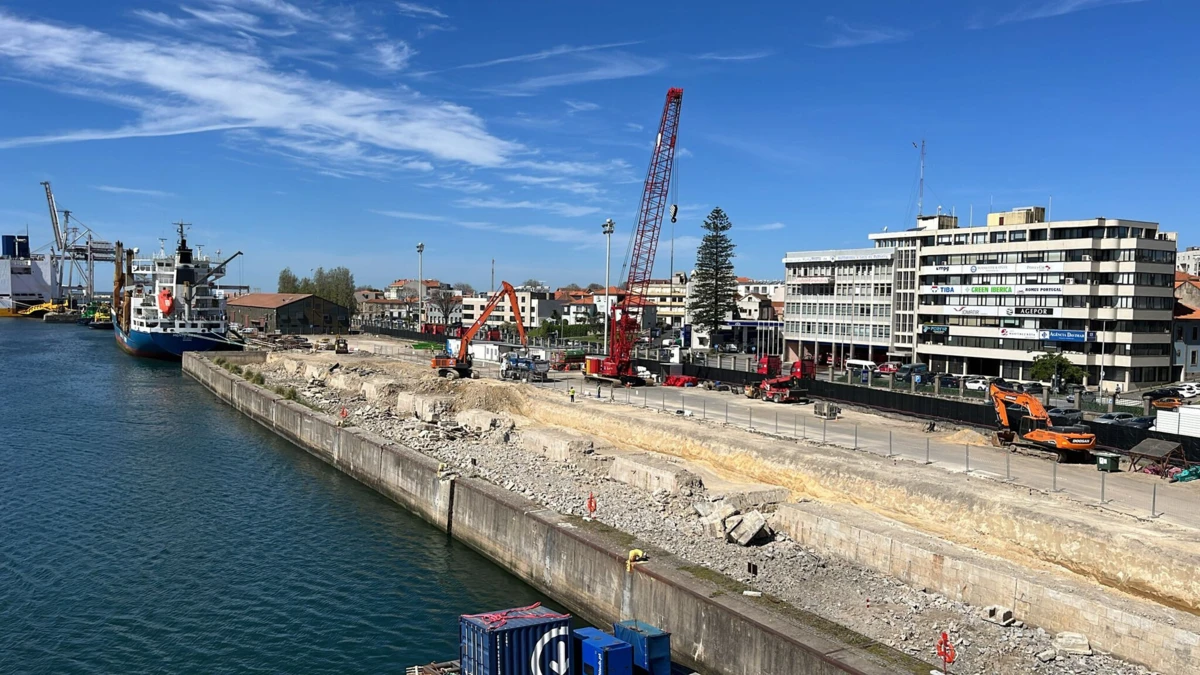 Piso do cais abateu no início de 2018 depois de umas chuvas fortes