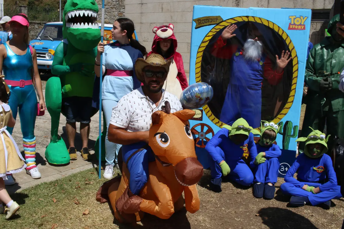 Equipa Toy Story ganhou a descida em Laundos que teve também um Super Mário, uma pião. lego e uma retroescavadora