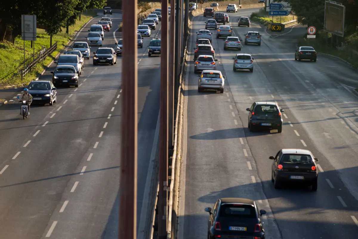 Homem que descobriu o corpo encostou o carro na berma da autoestrada
