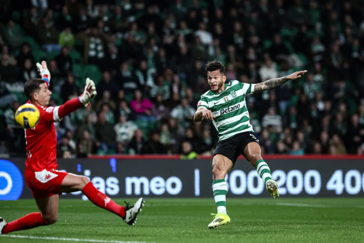 Luis Suárez soma 22 golos na Liga, mais dois do que Pavlidis