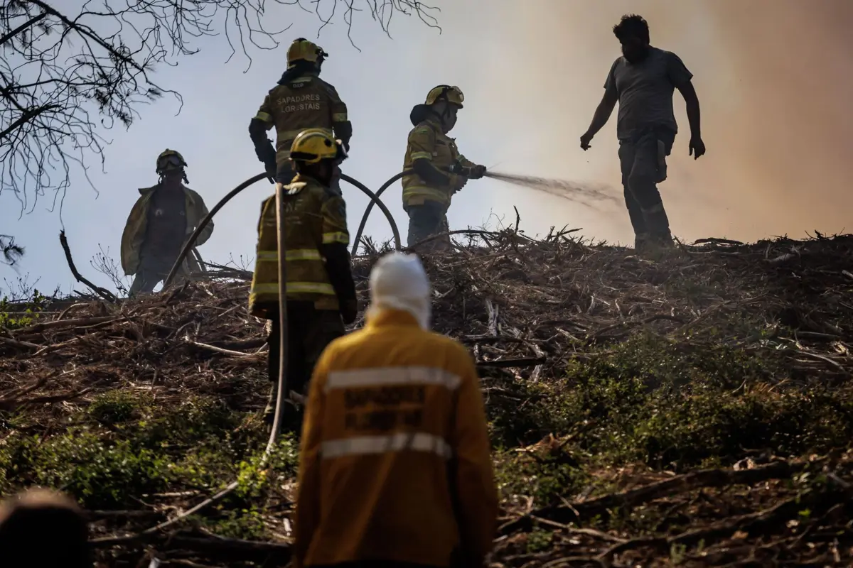 Imagem de contexto do artigo Cruz Vermelha ativou em Ponte da Barca unidade móvel para apoiar bombeiros