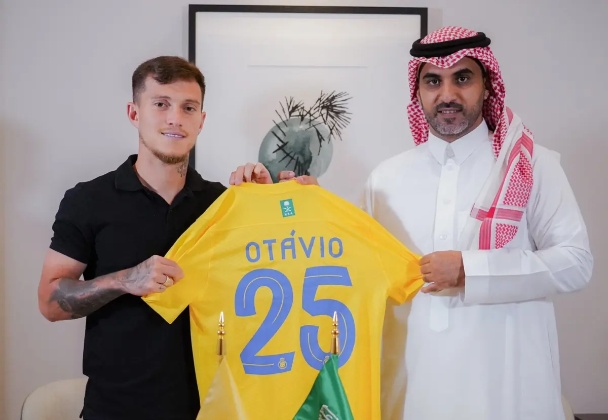 Otávio assinou por três épocas com o clube saudita