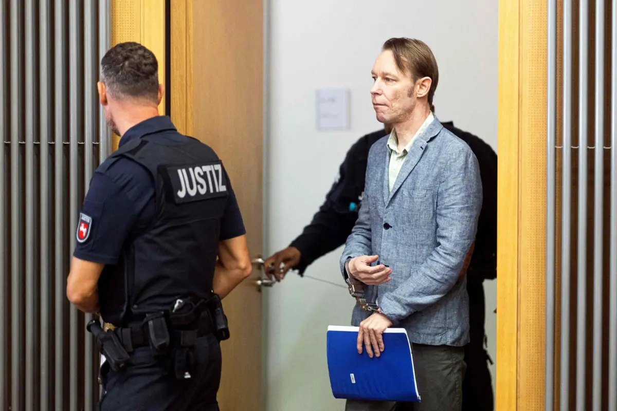 Brueckner está a cumprir pena por ter violado uma idosa norte-americana em Portugal, no mesmo resort à beira-mar onde Madeleine desapareceu