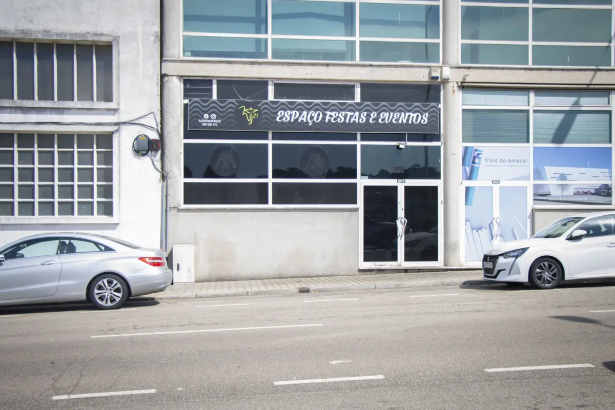 Espaço é alugado para festas que se prolongam pela madrugada