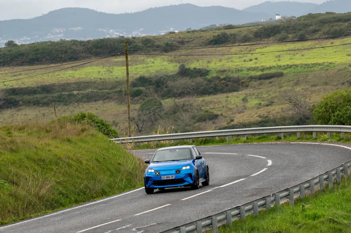 O novo Alpine A290 já chegou a Portugal
