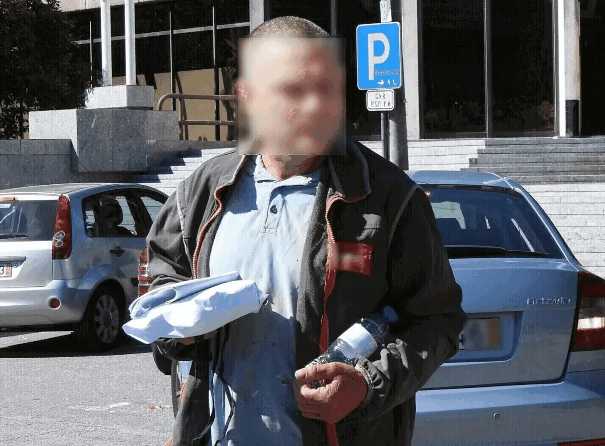 Suspeito detido pela GNR, ontem, junto ao Tribunal de Braga